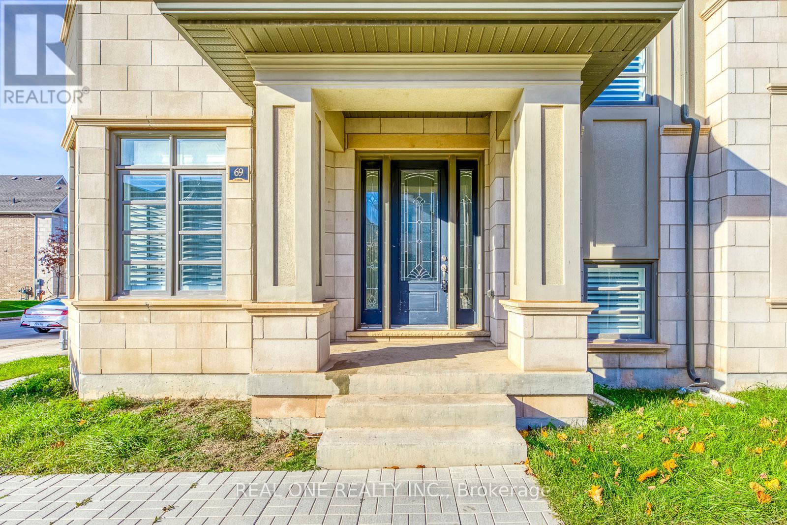 69 Threshing Mill Boulevard, Oakville, Ontario  L6H 0V6 - Photo 3 - W12908330