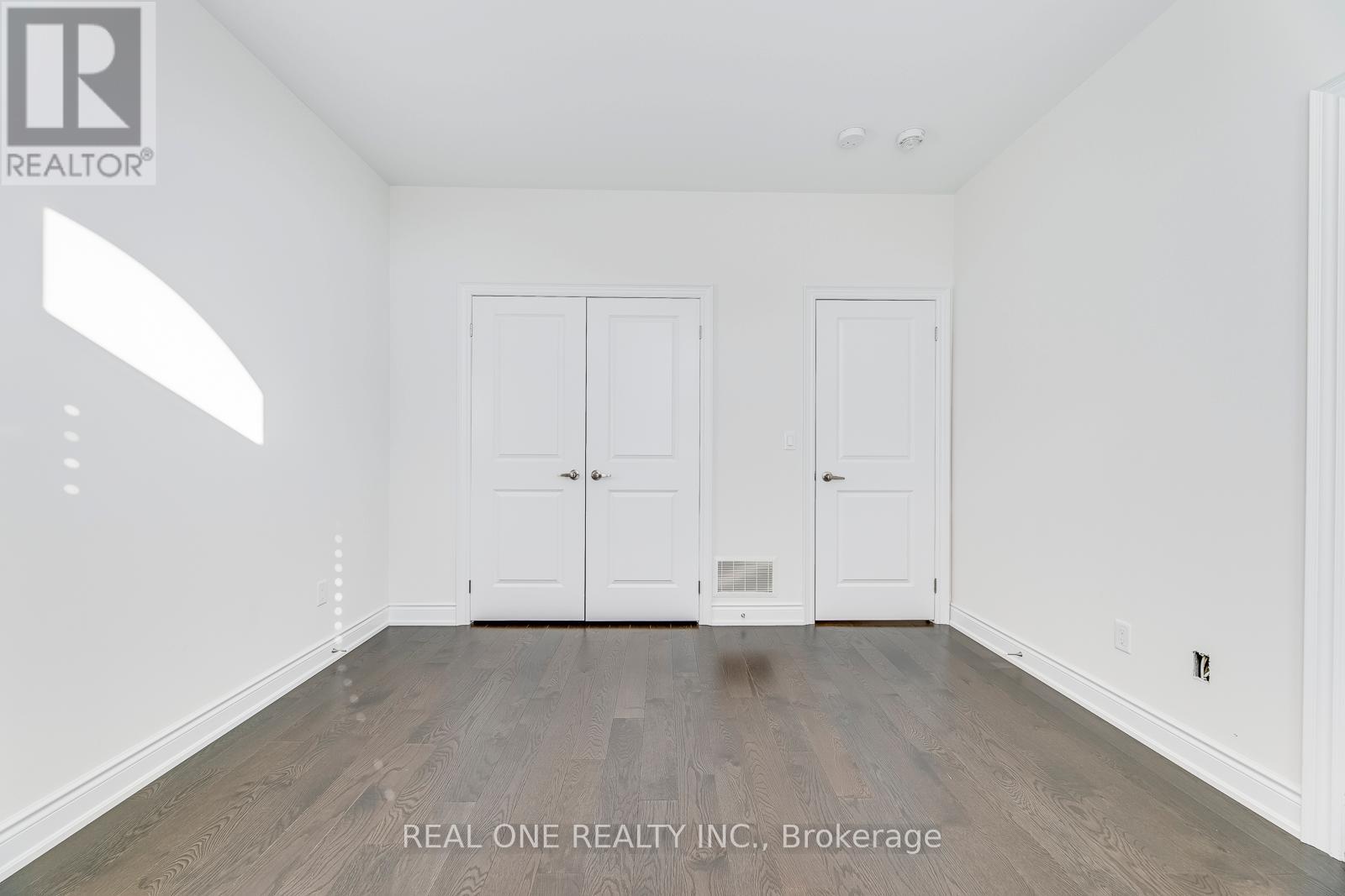 69 Threshing Mill Boulevard, Oakville, Ontario  L6H 0V6 - Photo 34 - W12908330