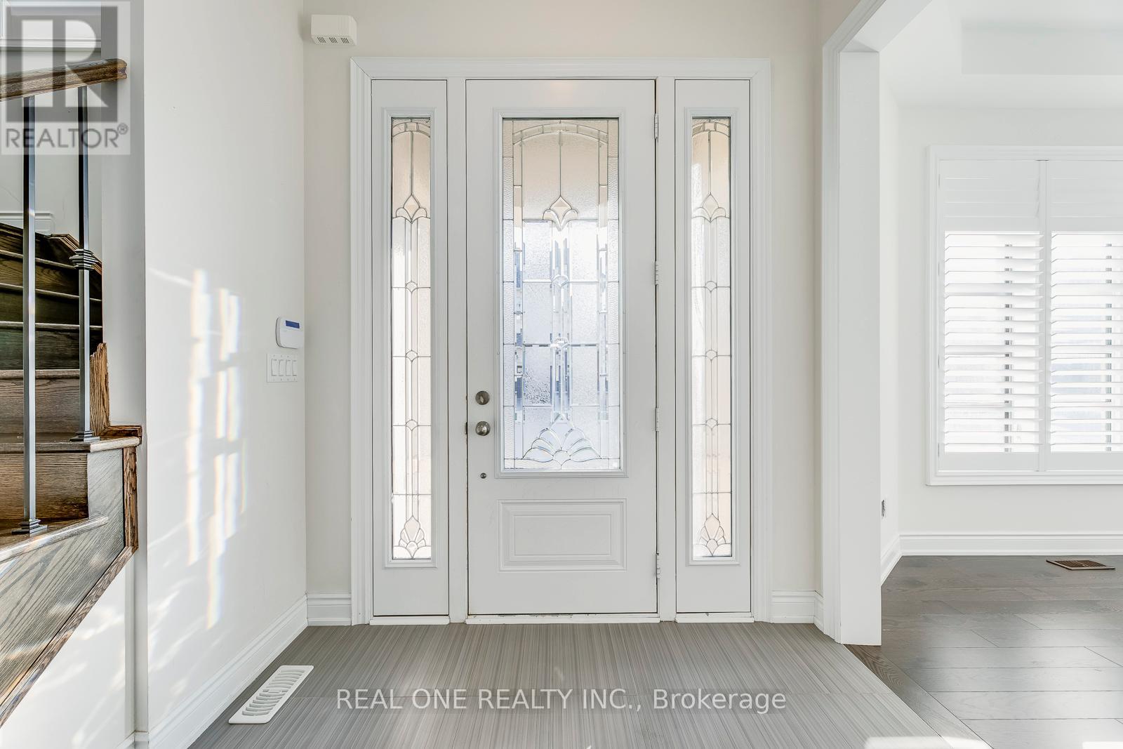 69 Threshing Mill Boulevard, Oakville, Ontario  L6H 0V6 - Photo 4 - W12908330