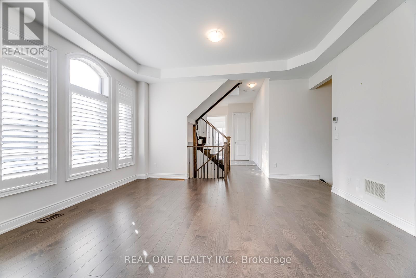 69 Threshing Mill Boulevard, Oakville, Ontario  L6H 0V6 - Photo 9 - W12908330