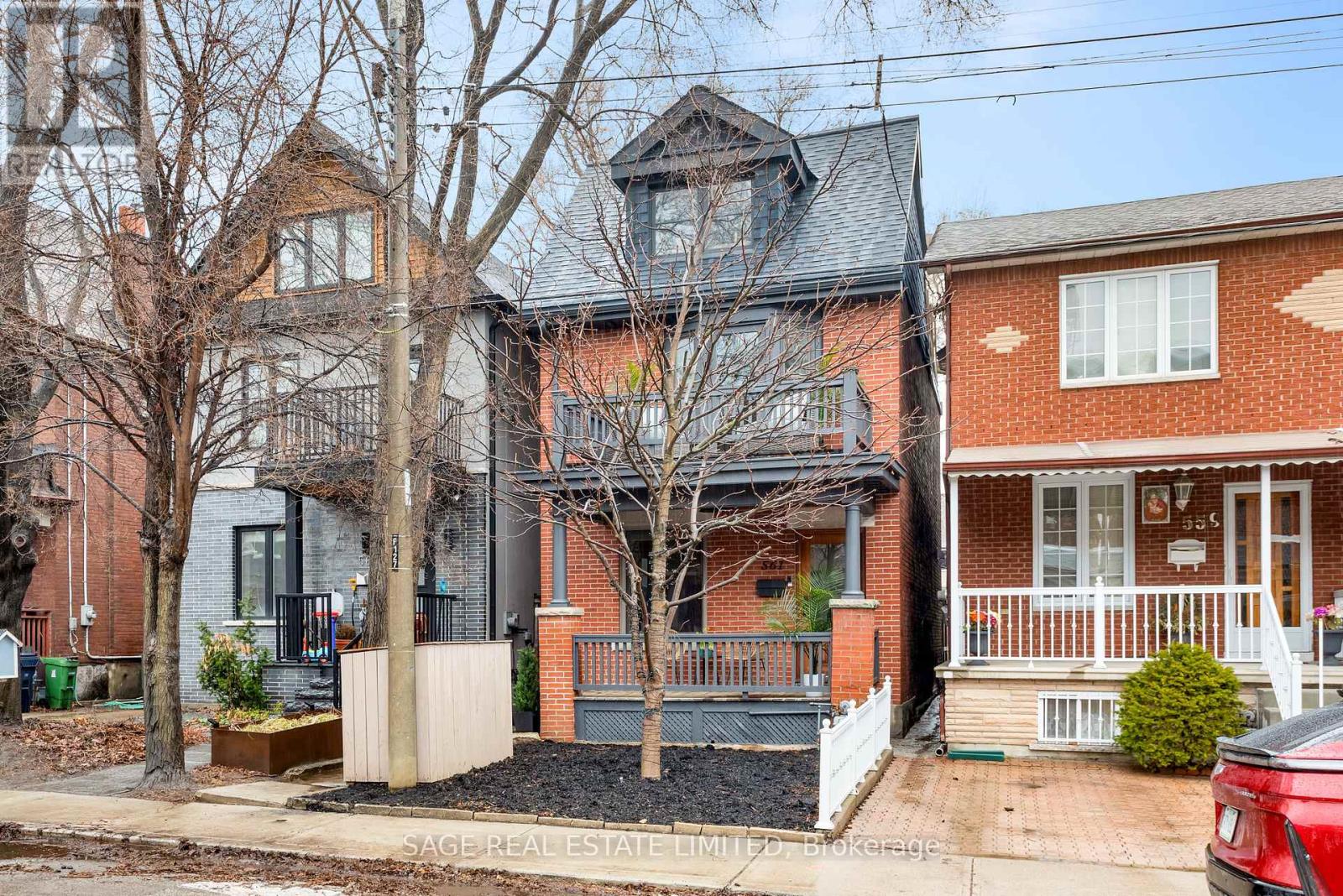 561 ST CLARENS AVENUE, Toronto, Ontario