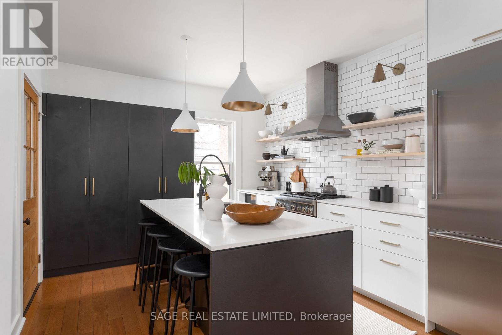 561 St Clarens Avenue, Toronto, Ontario  M6H 3W6 - Photo 10 - W12908370