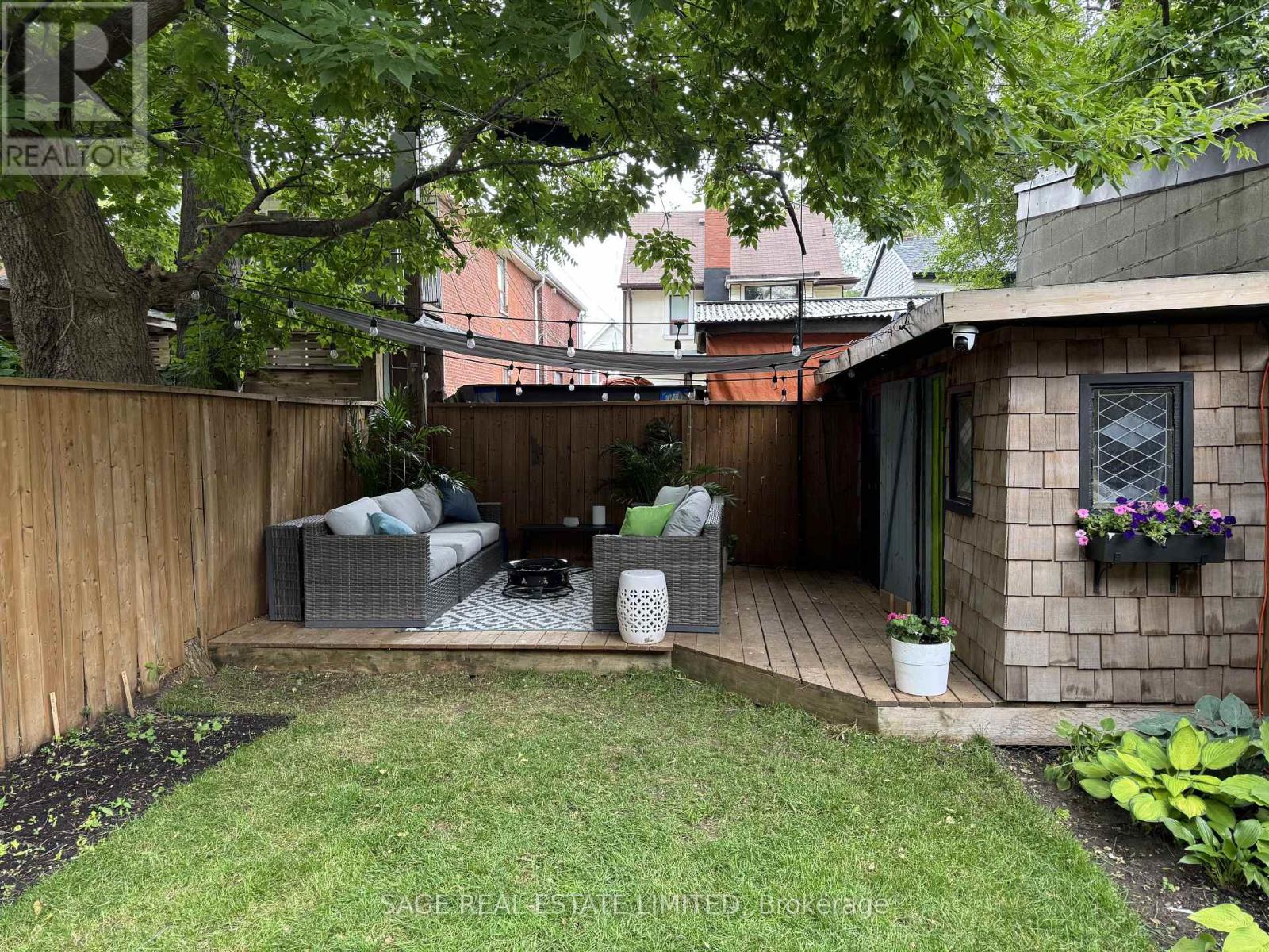 561 St Clarens Avenue, Toronto, Ontario  M6H 3W6 - Photo 39 - W12908370
