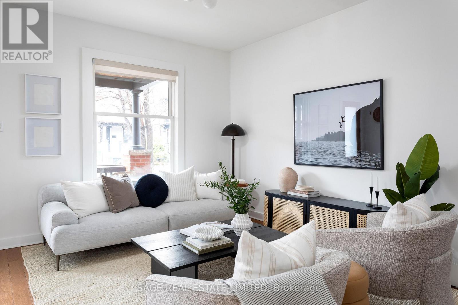 561 St Clarens Avenue, Toronto, Ontario  M6H 3W6 - Photo 5 - W12908370