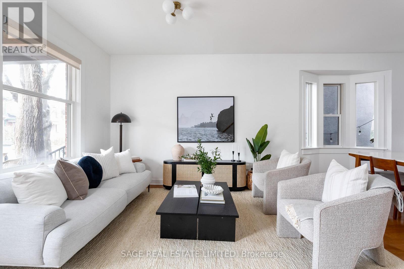 561 St Clarens Avenue, Toronto, Ontario  M6H 3W6 - Photo 6 - W12908370