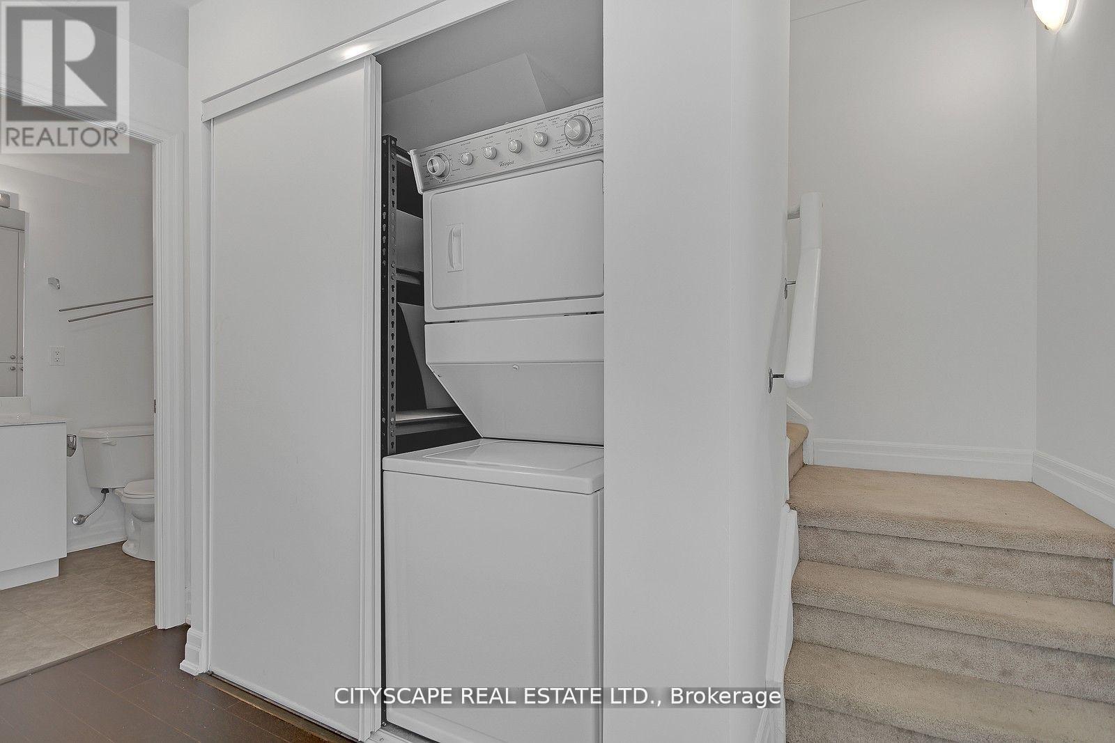 Th - 802 - 57 Macaulay Avenue, Toronto, Ontario  M6P 3P5 - Photo 10 - W12908414