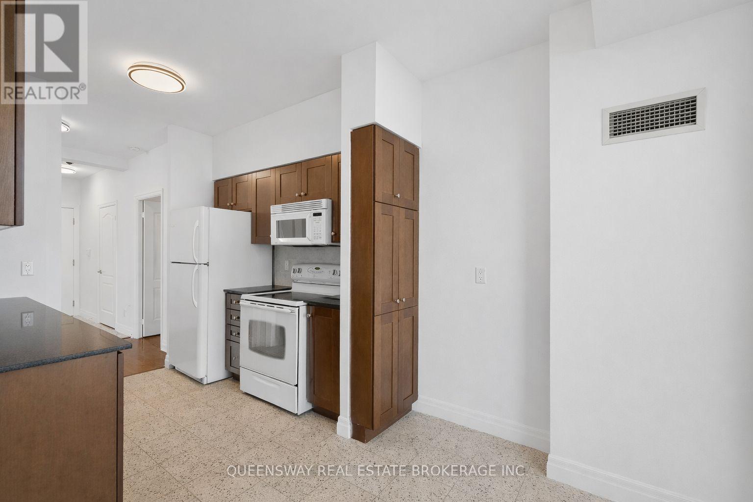 808 - 2119 Lake Shore Boulevard, Toronto, Ontario  M8V 4E8 - Photo 8 - W12908440