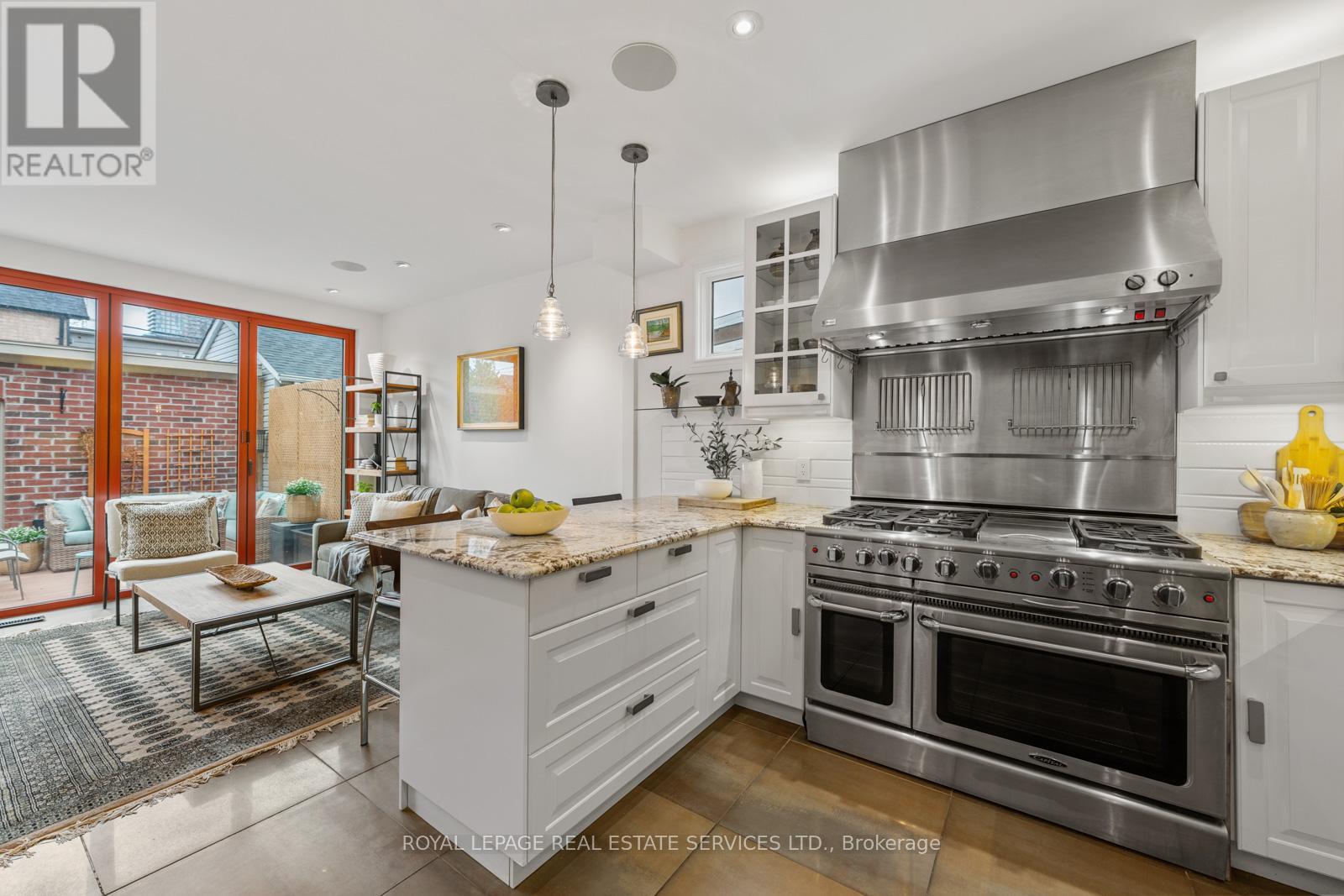 148 Wallace Avenue, Toronto, Ontario  M6H 1T5 - Photo 15 - W12908474