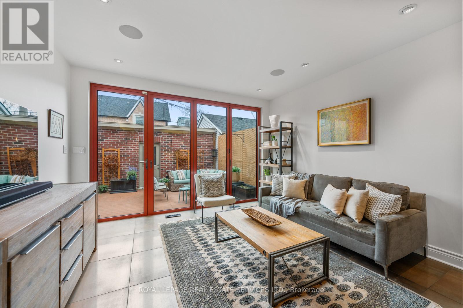 148 Wallace Avenue, Toronto, Ontario  M6H 1T5 - Photo 19 - W12908474