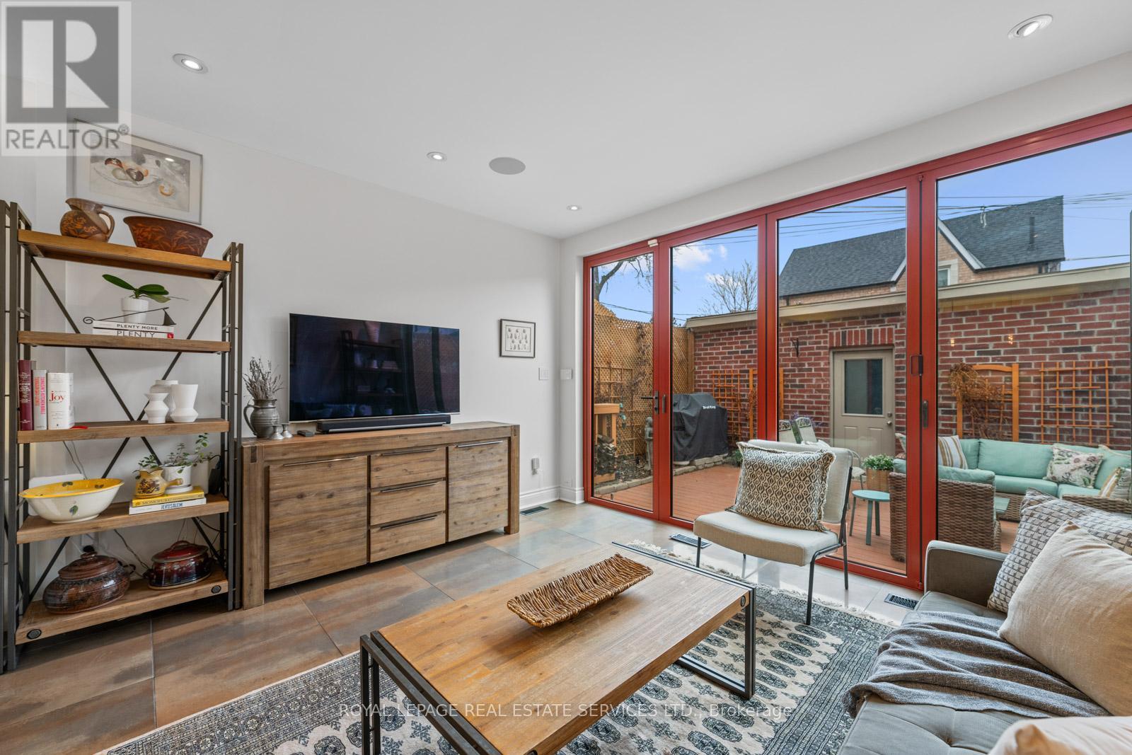 148 Wallace Avenue, Toronto, Ontario  M6H 1T5 - Photo 22 - W12908474