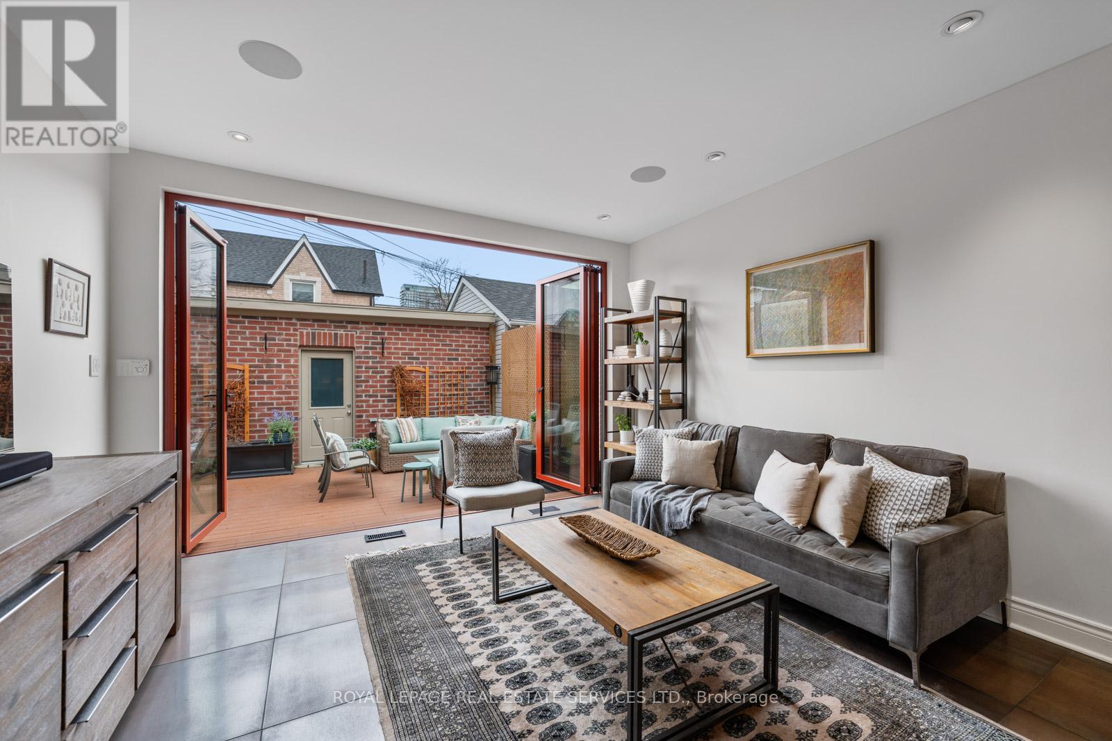 148 Wallace Avenue, Toronto, Ontario  M6H 1T5 - Photo 23 - W12908474