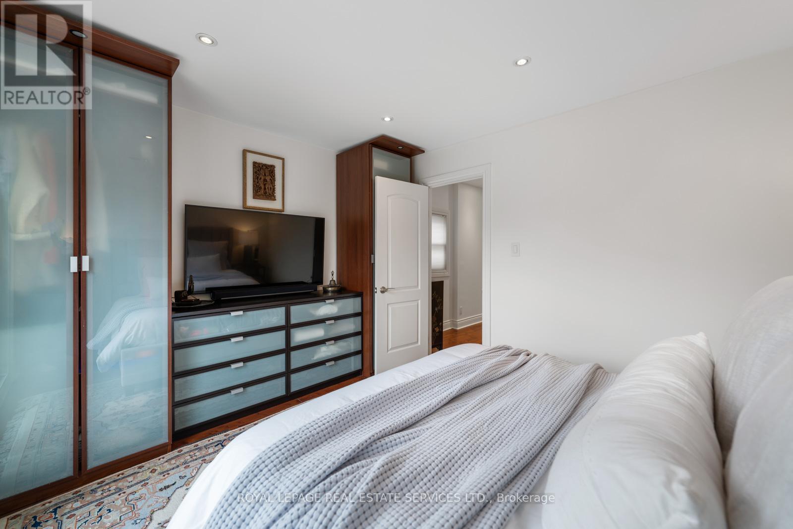 148 Wallace Avenue, Toronto, Ontario  M6H 1T5 - Photo 29 - W12908474