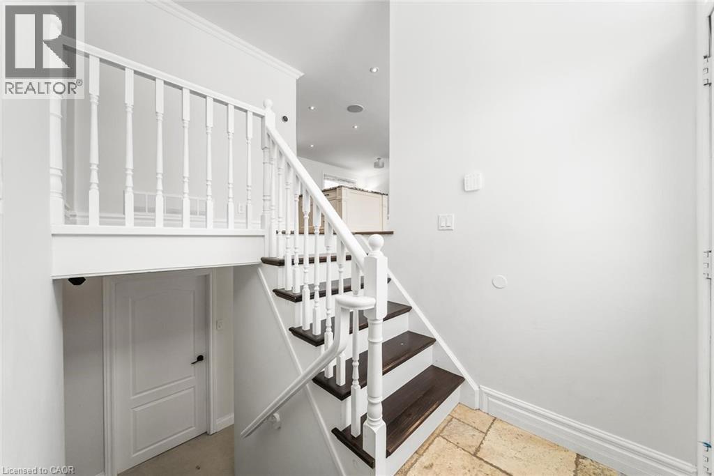 407 Canterbury Crescent, Oakville, Ontario  L6J 5K8 - Photo 2 - 40812793