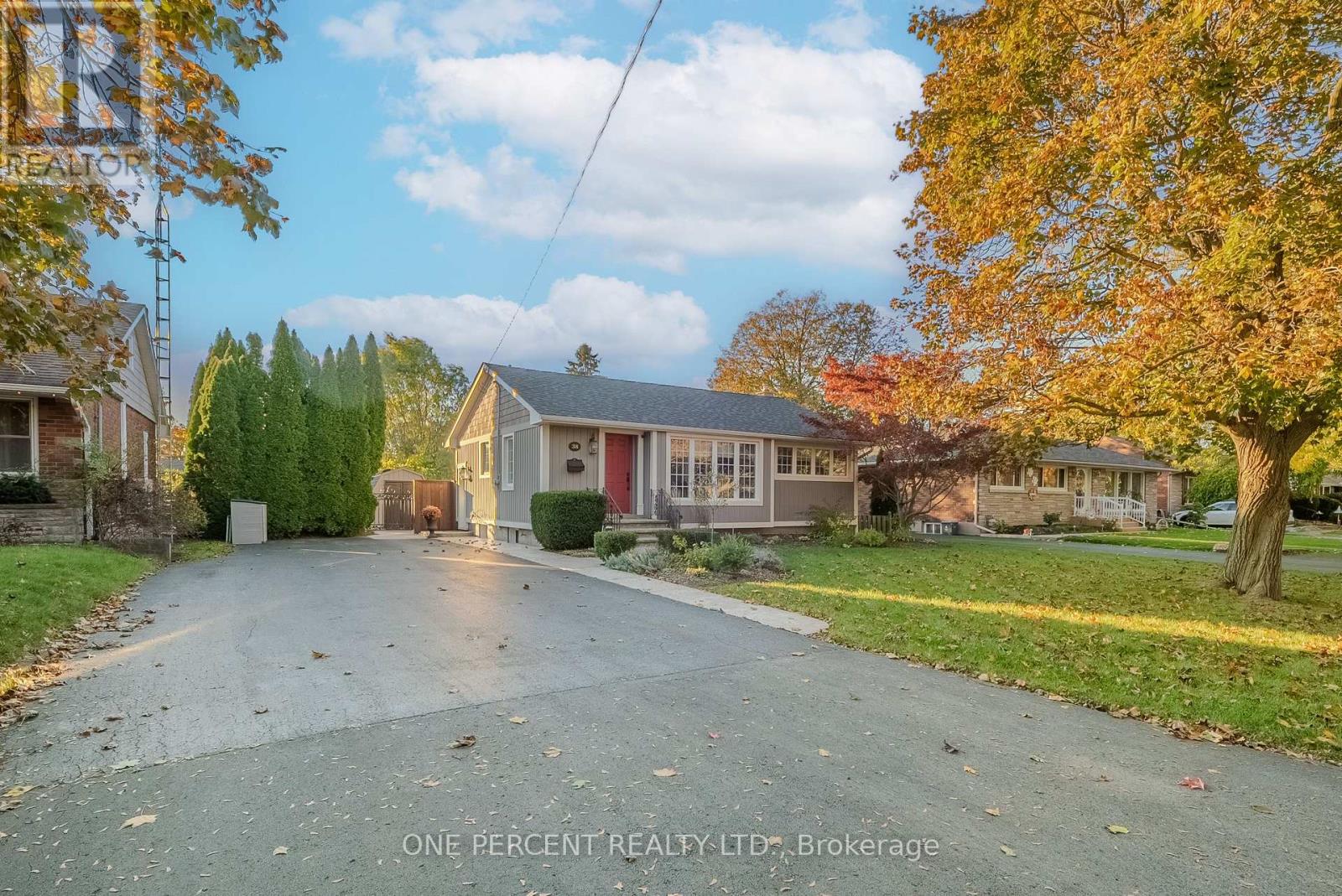 38 Albany Drive, St. Catharines, Ontario  L2N 3T5 - Photo 2 - X12908412