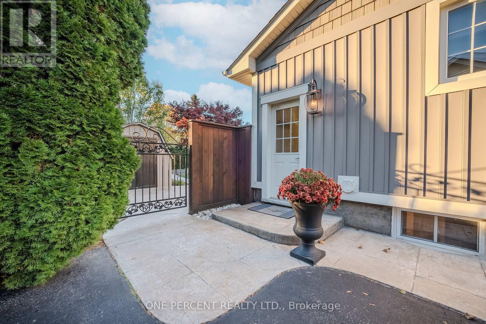 38 Albany Drive, St. Catharines, Ontario  L2N 3T5 - Photo 4 - X12908412