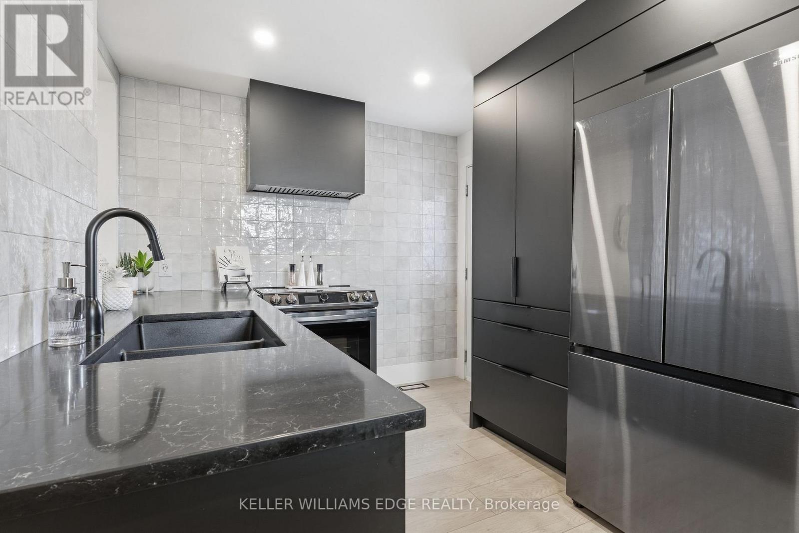 109 Grosvenor Avenue N, Hamilton (Crown Point), Ontario  L8L 7S5 - Photo 8 - X12908436