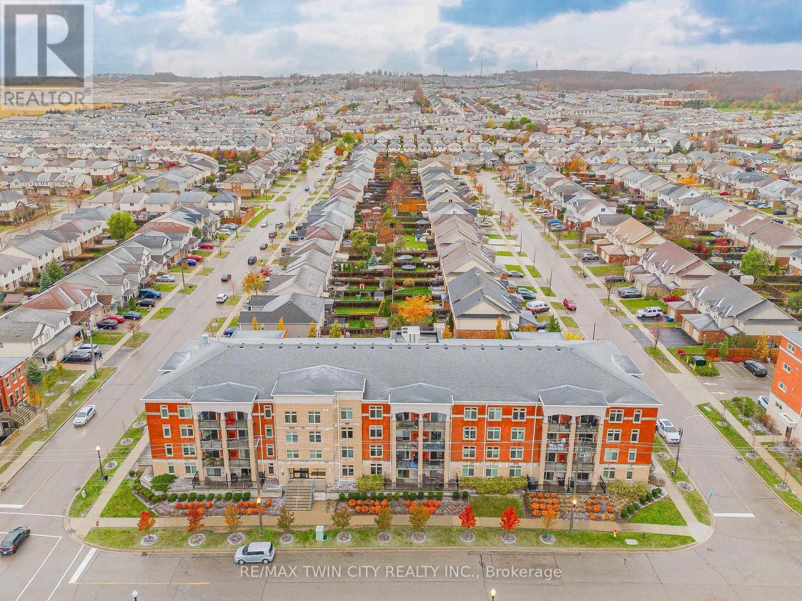 410 - 155 Commonwealth Street, Kitchener, Ontario  N2E 0G5 - Photo 2 - X12908480