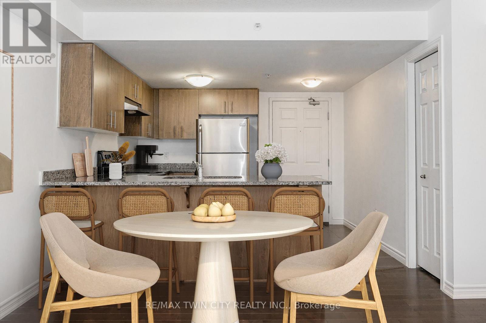 410 - 155 Commonwealth Street, Kitchener, Ontario  N2E 0G5 - Photo 9 - X12908480