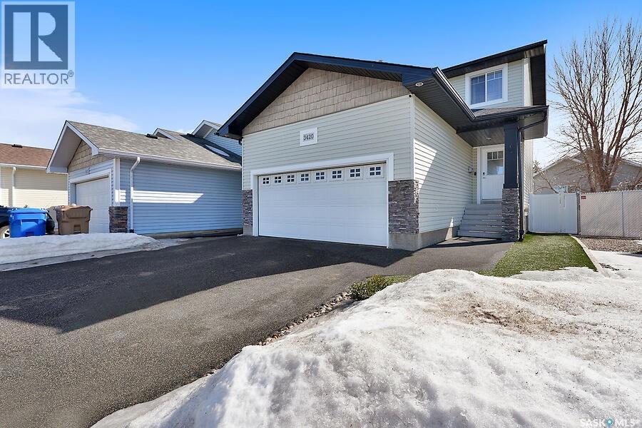 3420 Maclachlan Crescent, Regina, Saskatchewan  S4R 8V1 - Photo 2 - SK031022