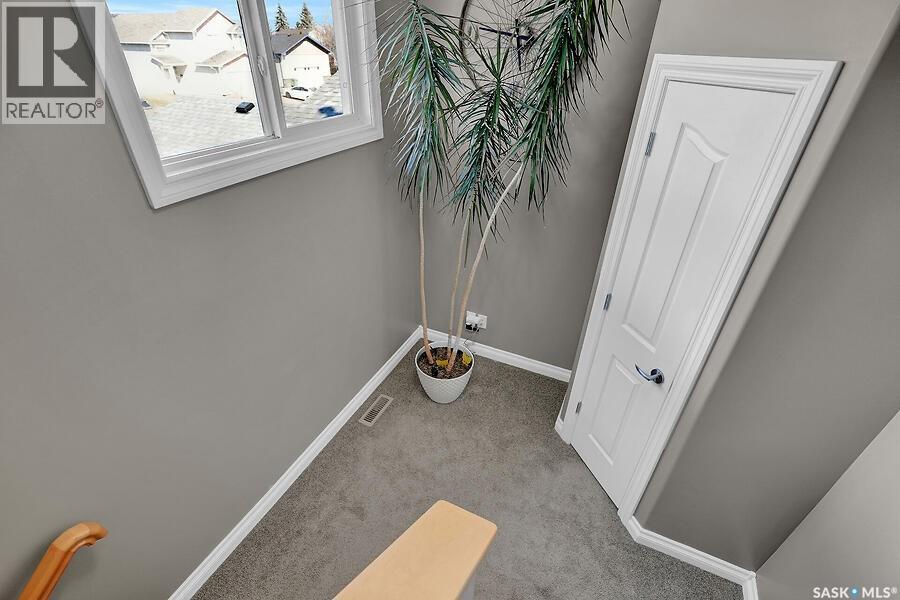3420 Maclachlan Crescent, Regina, Saskatchewan  S4R 8V1 - Photo 22 - SK031022
