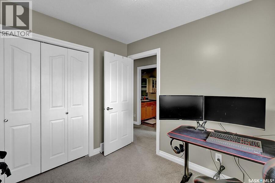 3420 Maclachlan Crescent, Regina, Saskatchewan  S4R 8V1 - Photo 27 - SK031022