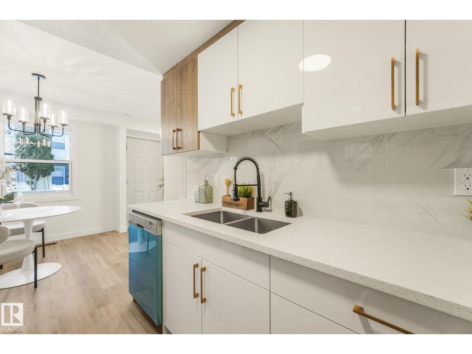 199b Homestead Cr Nw, Edmonton, Alberta  T5A 2Y2 - Photo 4 - E4478288