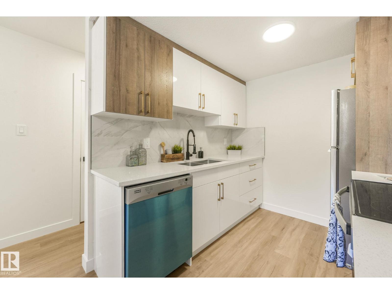 199b Homestead Cr Nw, Edmonton, Alberta  T5A 2Y2 - Photo 2 - E4478288