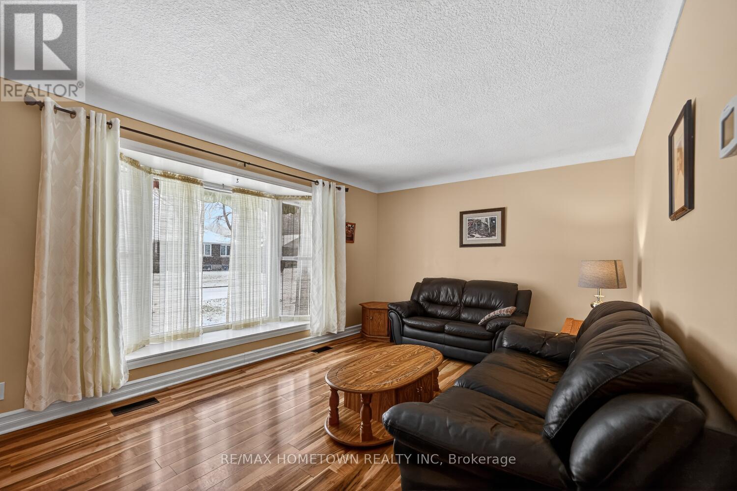 81 Sevenoaks Avenue, Brockville, Ontario  K6V 2V1 - Photo 4 - X12908508