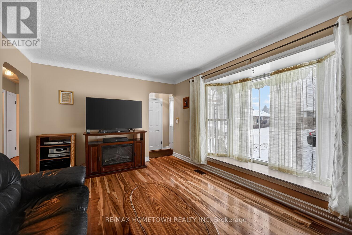 81 Sevenoaks Avenue, Brockville, Ontario  K6V 2V1 - Photo 6 - X12908508