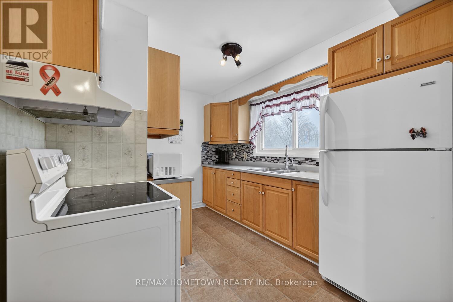 81 Sevenoaks Avenue, Brockville, Ontario  K6V 2V1 - Photo 9 - X12908508