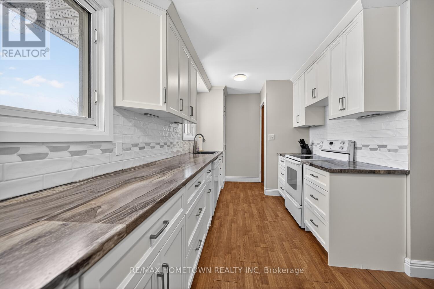 40 Windsor Drive, Brockville, Ontario  K6V 3H6 - Photo 10 - X12908694