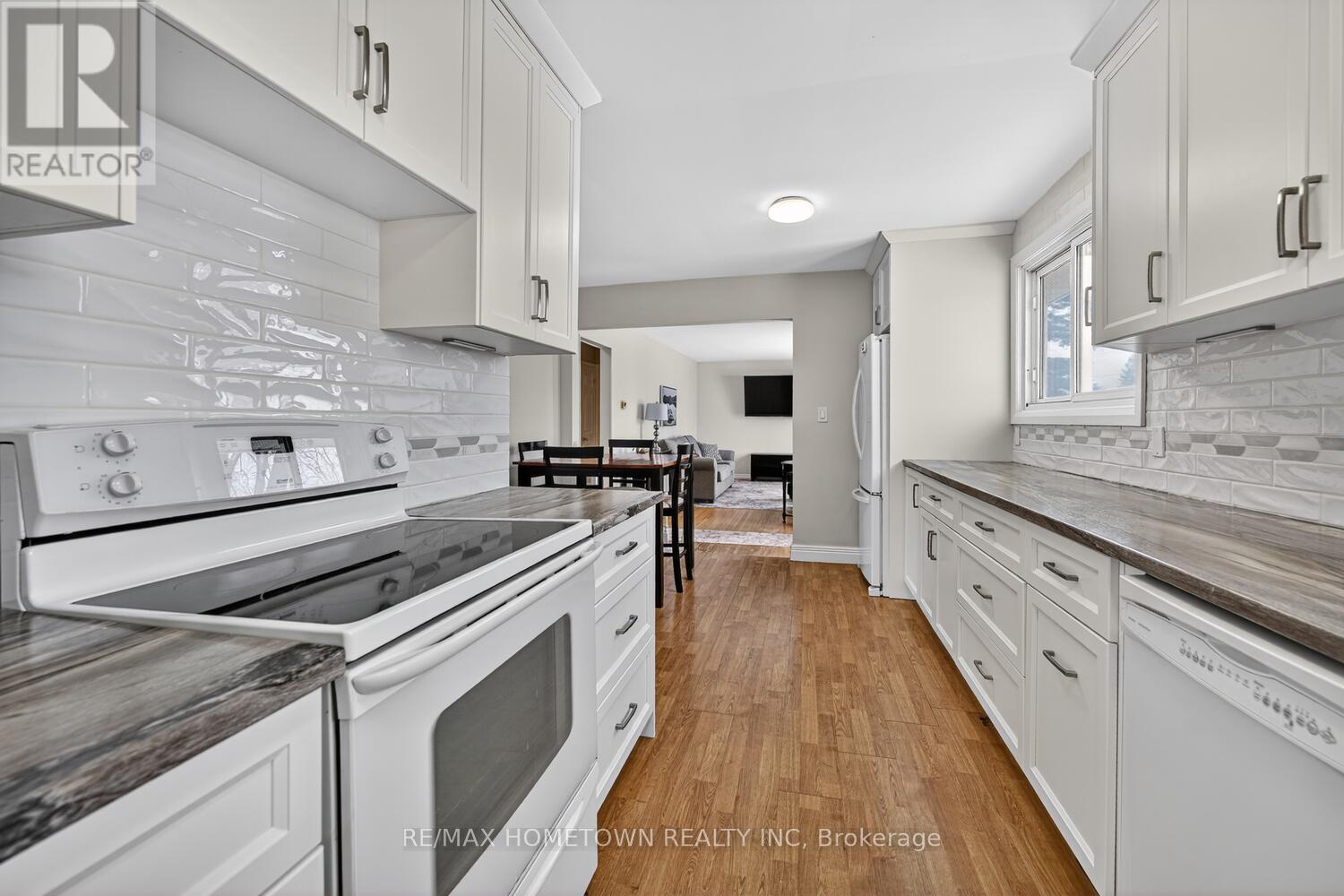 40 Windsor Drive, Brockville, Ontario  K6V 3H6 - Photo 12 - X12908694