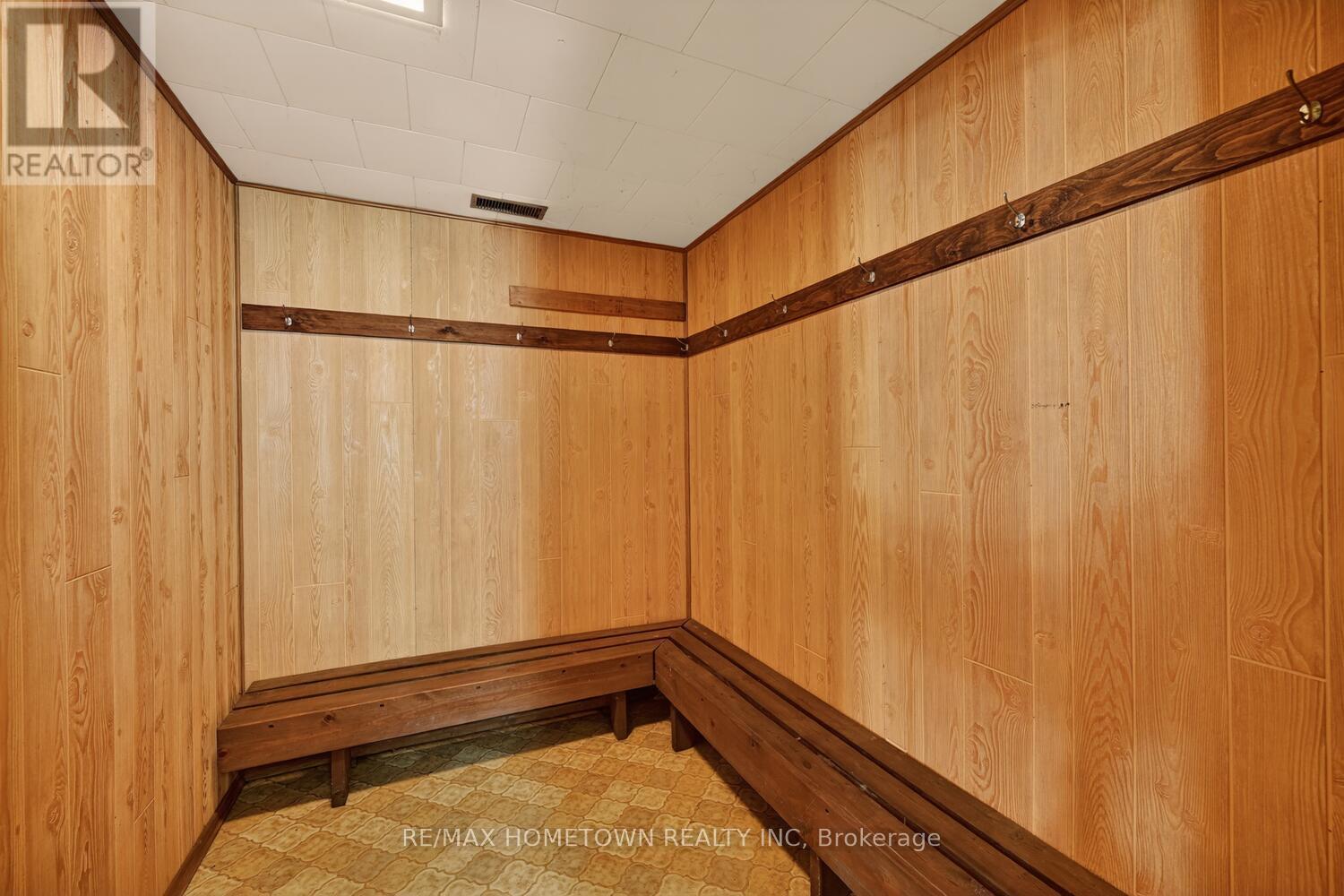 40 Windsor Drive, Brockville, Ontario  K6V 3H6 - Photo 25 - X12908694