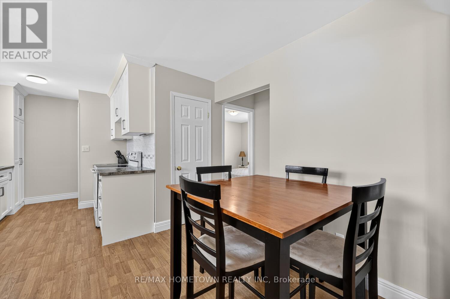 40 Windsor Drive, Brockville, Ontario  K6V 3H6 - Photo 8 - X12908694