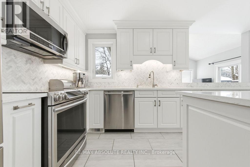 6145 Lariviere Crescent, Ottawa, Ontario  K1W 1C6 - Photo 12 - X12841408