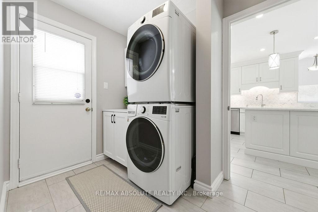 6145 Lariviere Crescent, Ottawa, Ontario  K1W 1C6 - Photo 14 - X12841408