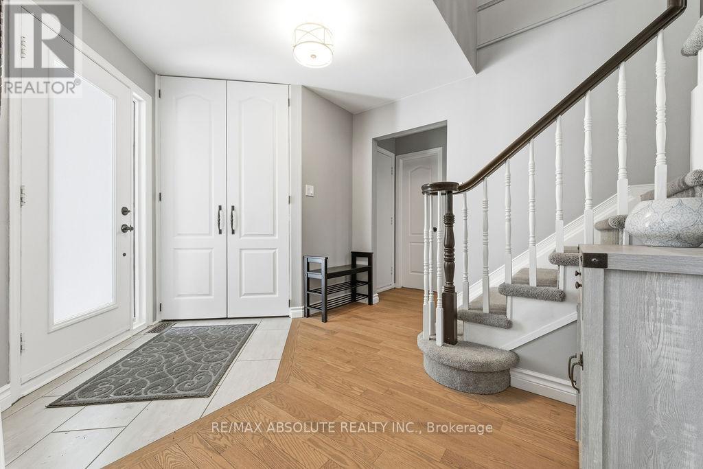 6145 Lariviere Crescent, Ottawa, Ontario  K1W 1C6 - Photo 4 - X12841408