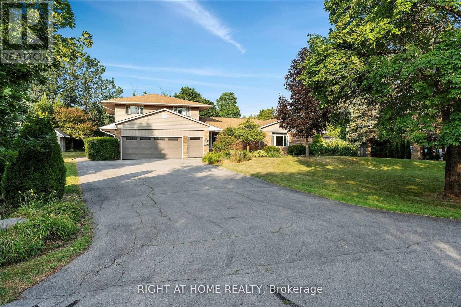 2305 Bowmanville Avenue, Clarington, Ontario  L1C 6W9 - Photo 2 - E12908584