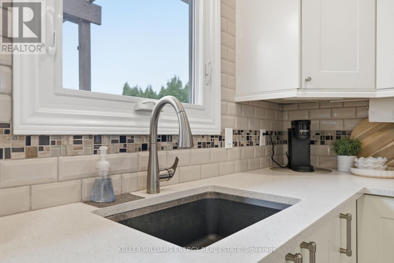 11 Ridgeview Drive, Scugog, Ontario  L9L 1G8 - Photo 9 - E12908754