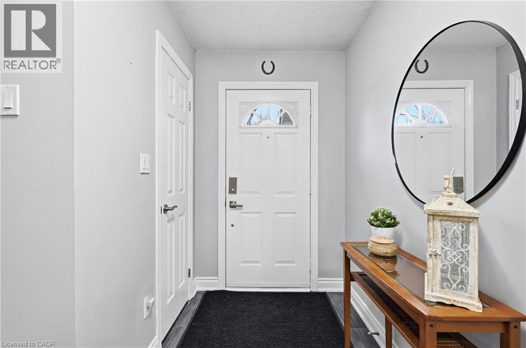 1 Royalwood Court Unit# 75, Stoney Creek, Ontario  L8E 4Y1 - Photo 4 - 40813533