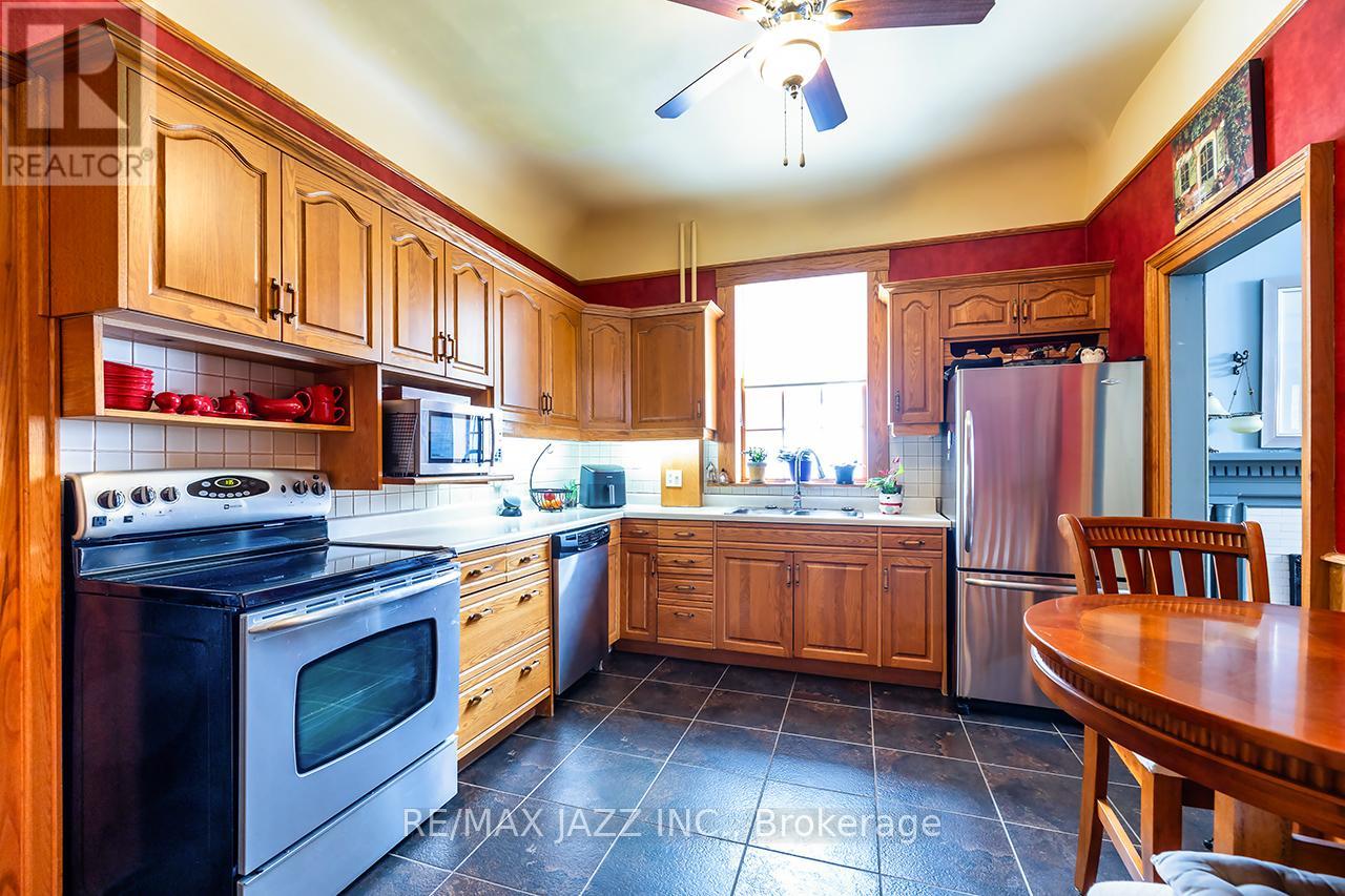 22 Francis Street, Kawartha Lakes, Ontario  K9V 3R6 - Photo 13 - X12908684