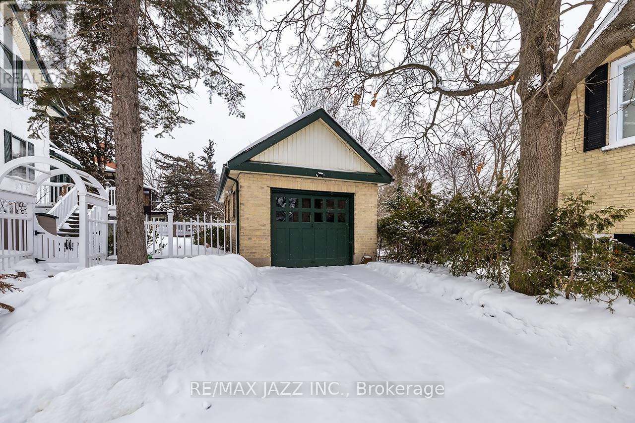 22 Francis Street, Kawartha Lakes, Ontario  K9V 3R6 - Photo 2 - X12908684