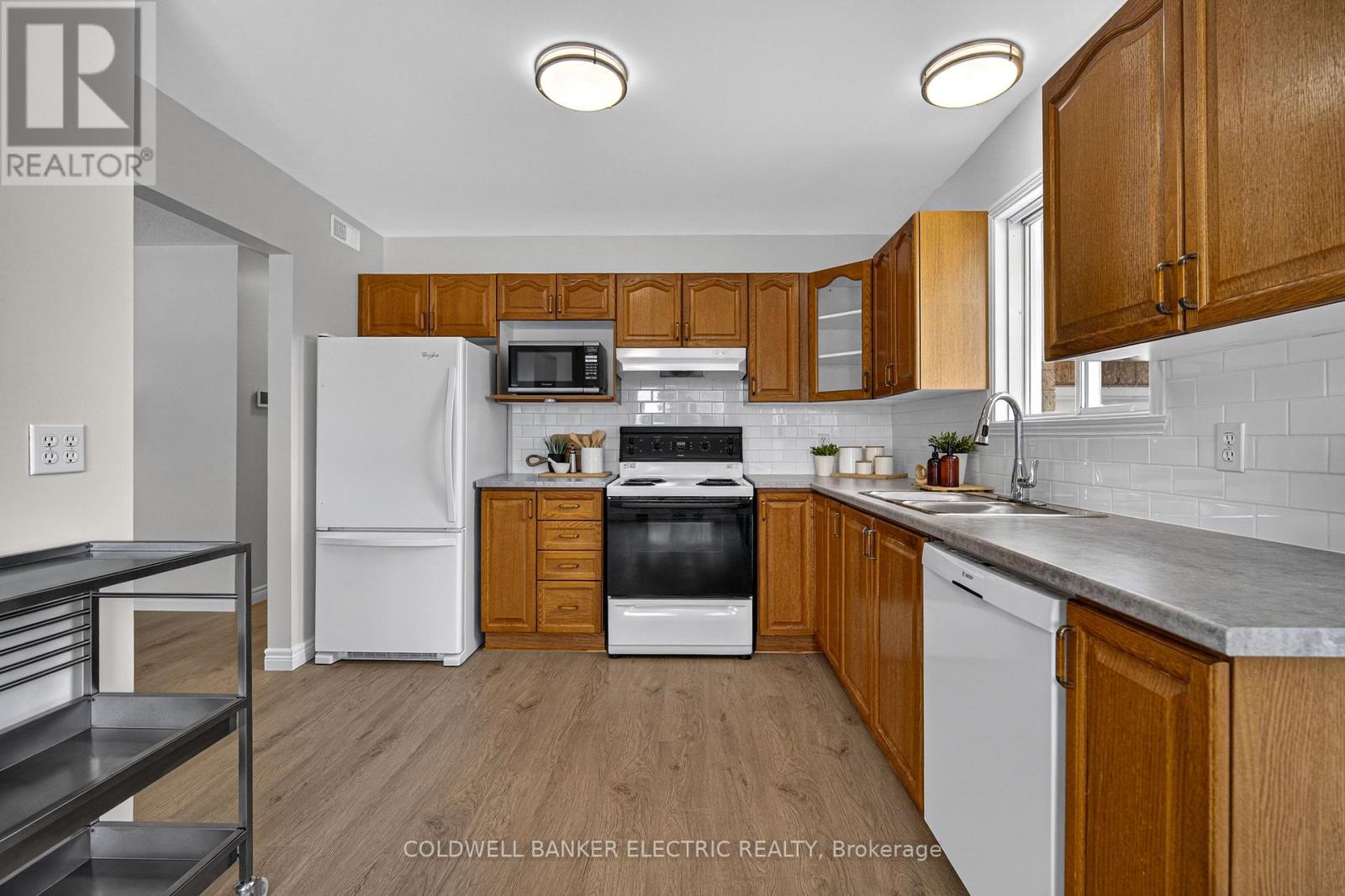 329 Mary Street W, Kawartha Lakes, Ontario  K9V 5X5 - Photo 11 - X12908810