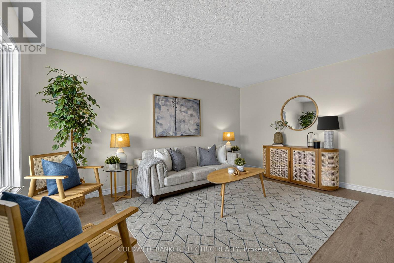 329 Mary Street W, Kawartha Lakes, Ontario  K9V 5X5 - Photo 3 - X12908810