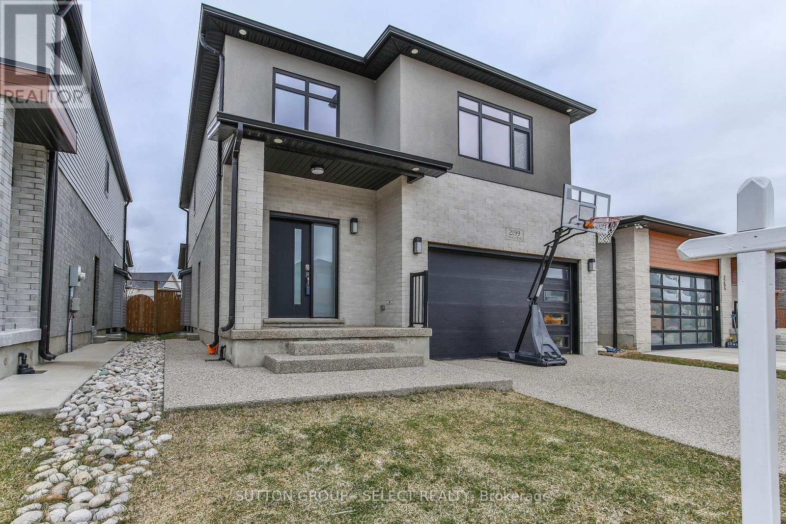 2199 Tokala Trail, London North, Ontario  N6G 0Z7 - Photo 3 - X12908726