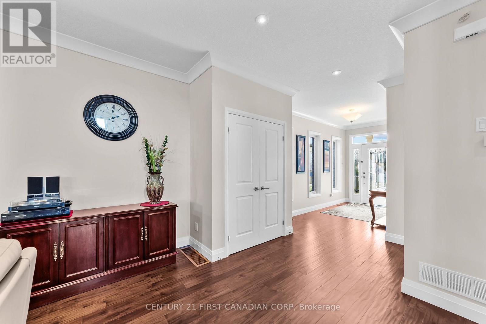 6681 Navin Crescent, London South, Ontario  N6B 0B7 - Photo 9 - X12908742