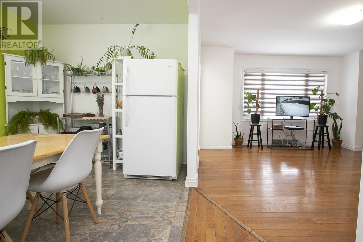 1052 Wellington St E, Sault Ste. Marie, Ontario  P6A 2N9 - Photo 12 - SM260507