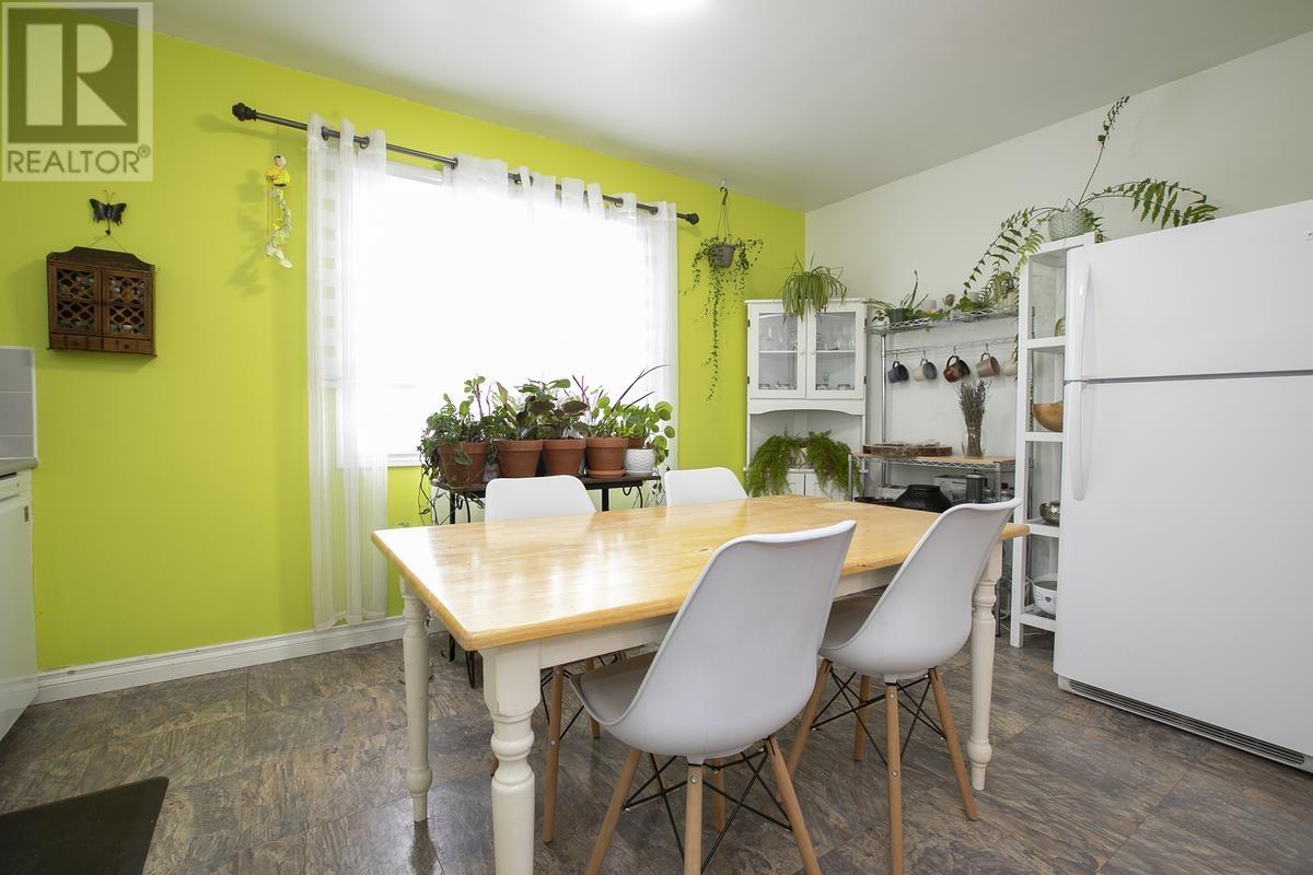 1052 Wellington St E, Sault Ste. Marie, Ontario  P6A 2N9 - Photo 13 - SM260507