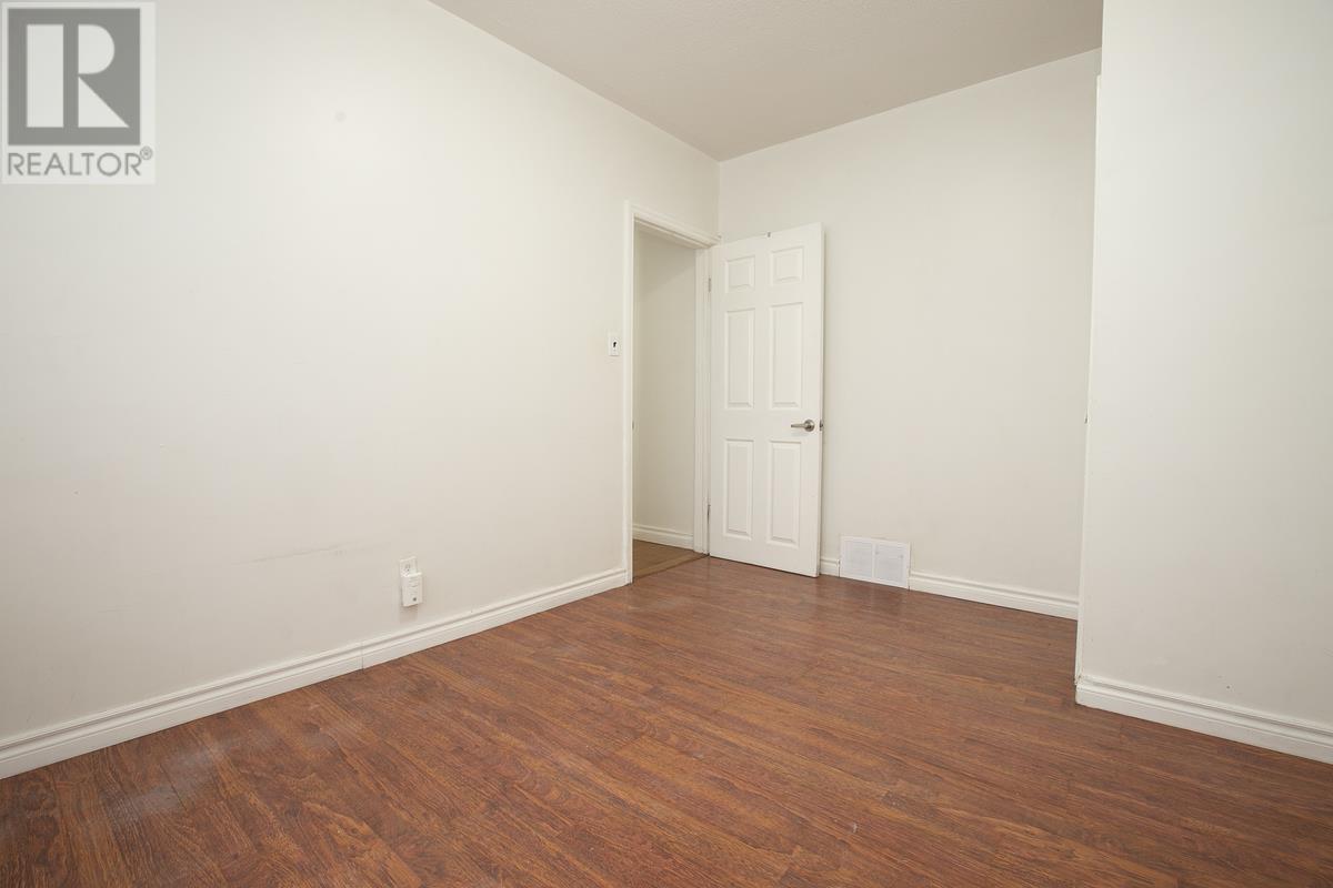 1052 Wellington St E, Sault Ste. Marie, Ontario  P6A 2N9 - Photo 21 - SM260507