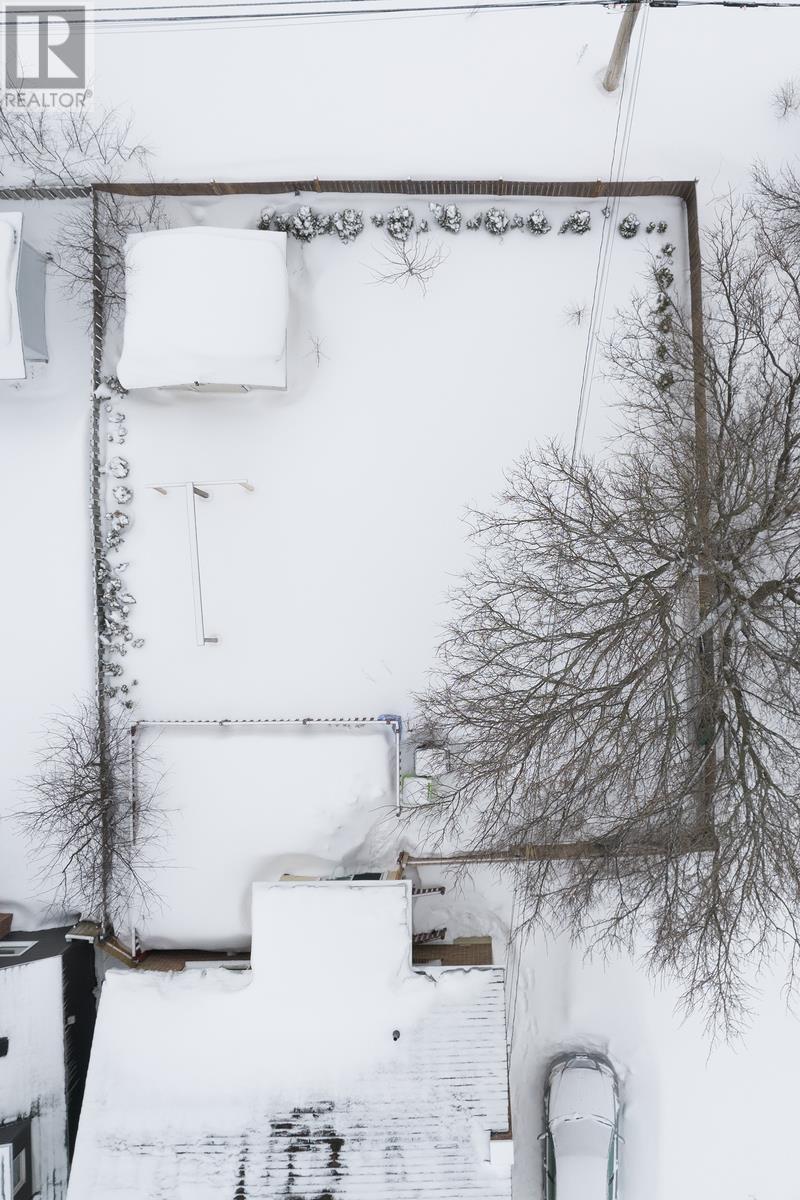 1052 Wellington St E, Sault Ste. Marie, Ontario  P6A 2N9 - Photo 39 - SM260507